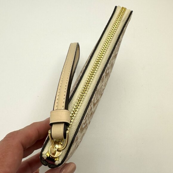 NWOT Coach Corner Zip Wristlet with Monogram Print - Gold/Chalk - Picture 8 of 11